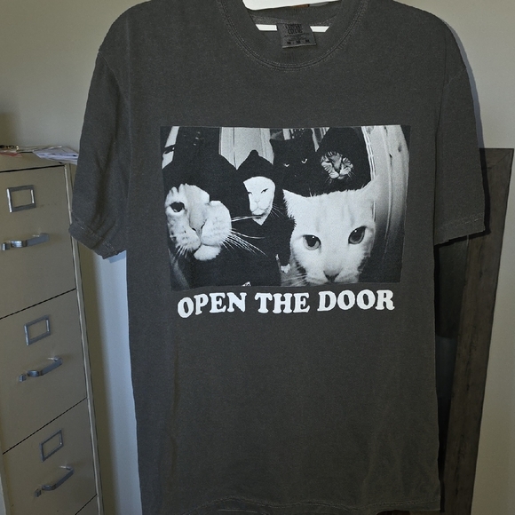 Comfort Colors Tops - Comfort Colors Charcoal Cats Graphic Tee - 'Open The Door'